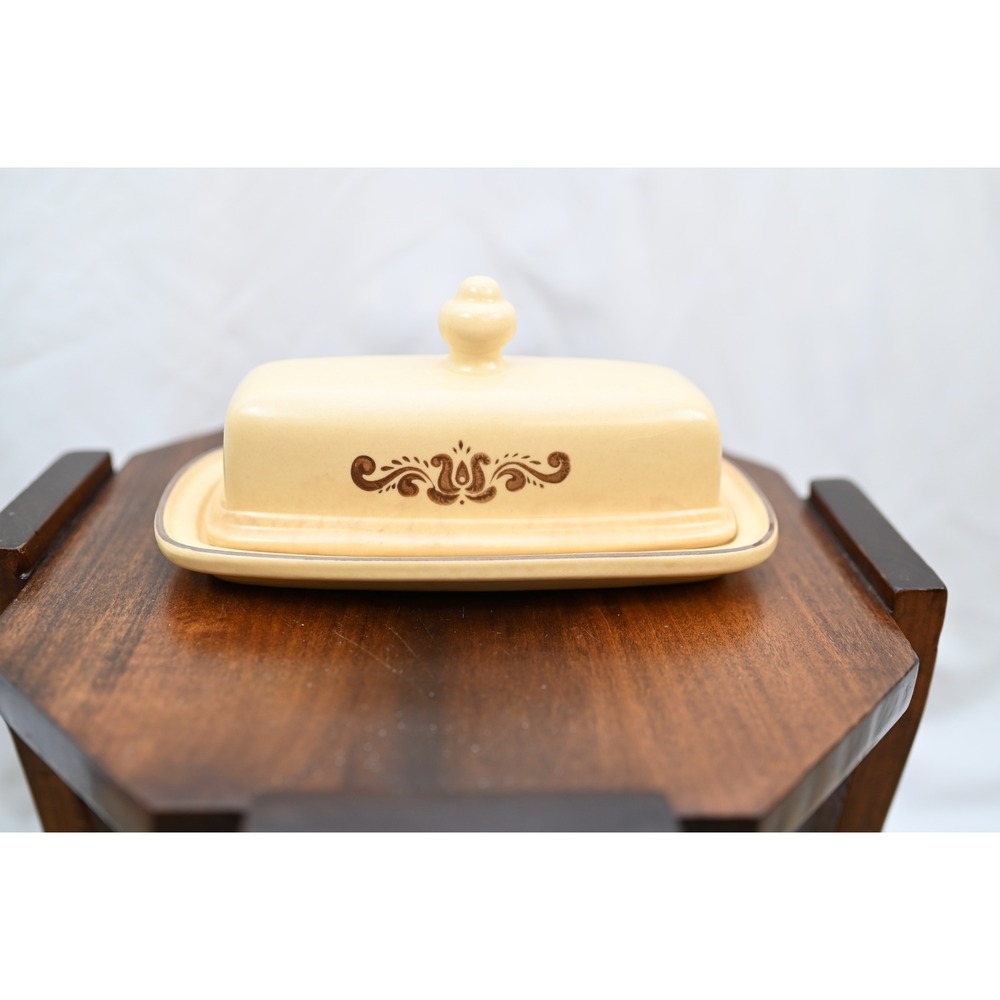 Pfaltzgraff Village 6-28 Yellow Brown Stoneware Butter Dish with Lid Vintage USA
